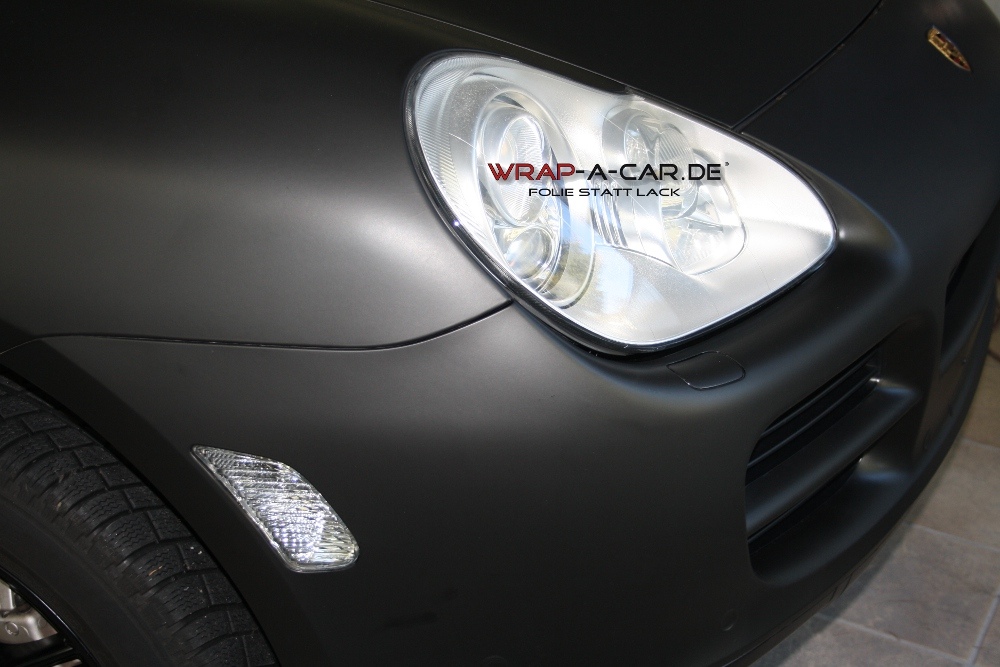 Porsche Cayenne Folierung in schwarz matt