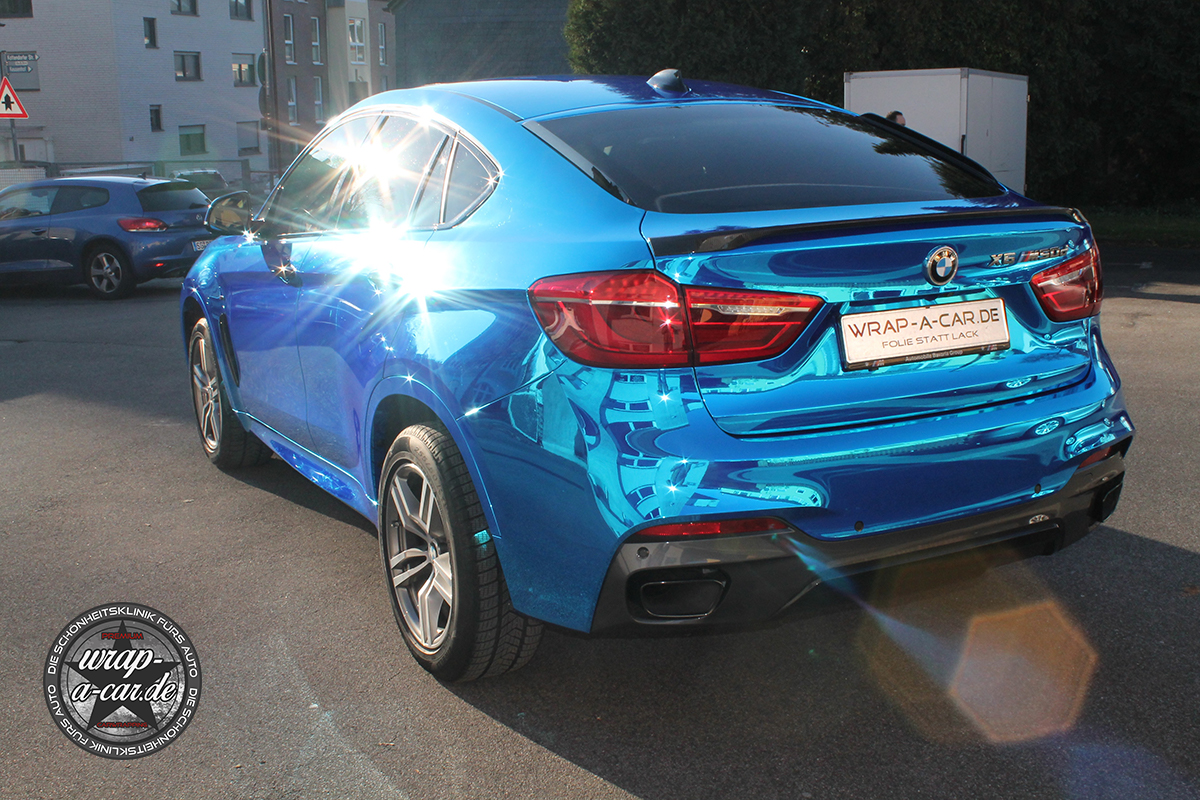 BMW X6 Folierung in chrom-blau by